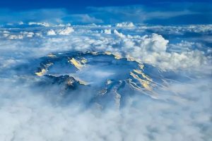 长白山与天池邂逅，徜徉冰雪世界，一起解锁长白山...