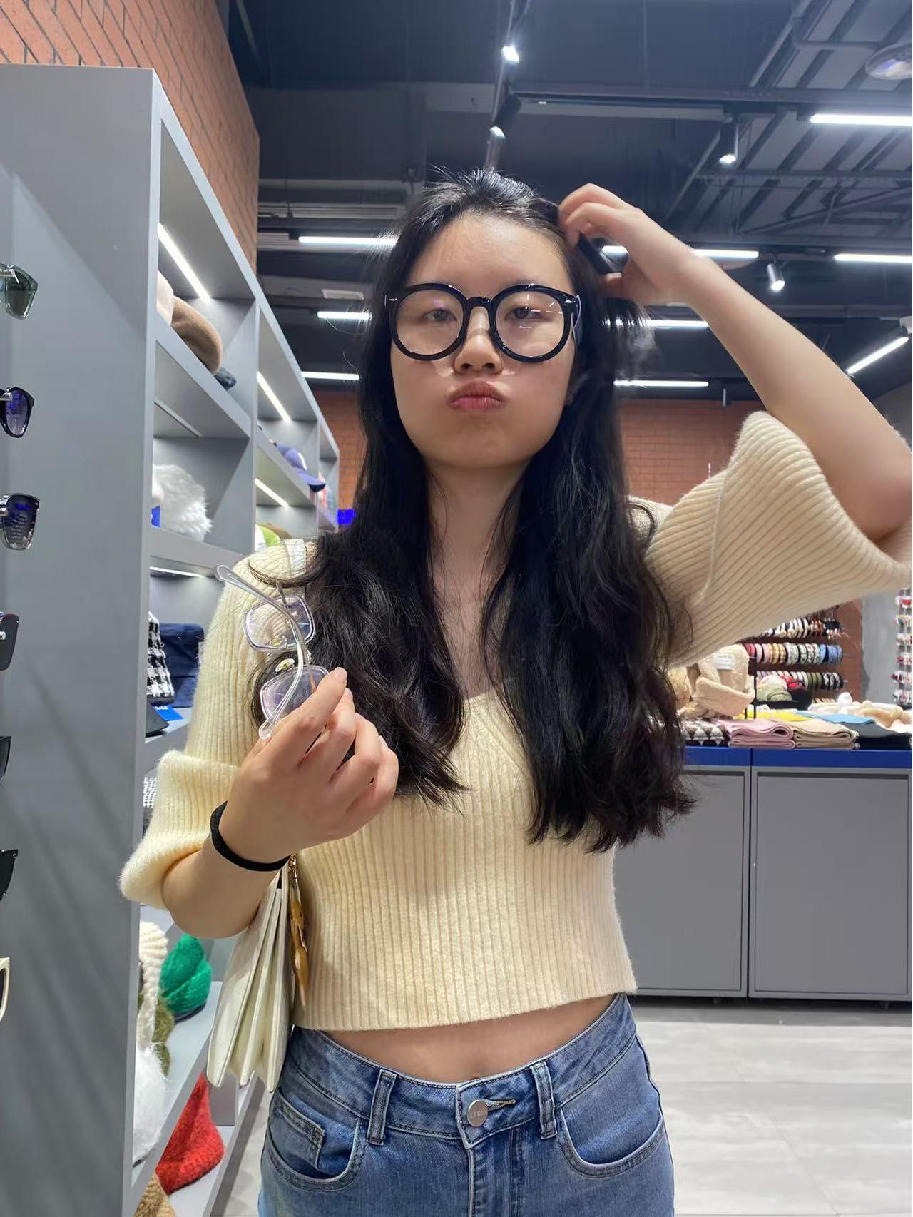 Chloe Liu 
文化交流与活动策划